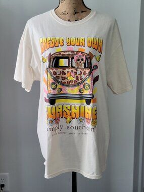 Ladies Simply Southern Cream Colored T-shirt Size Large